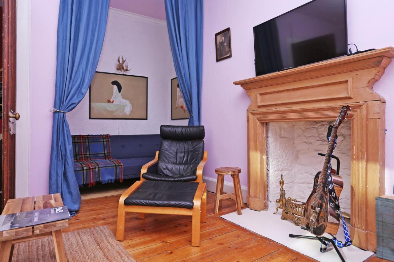 Joivy Iconic Colorful Home On The Royal Mile Единбург Екстериор снимка