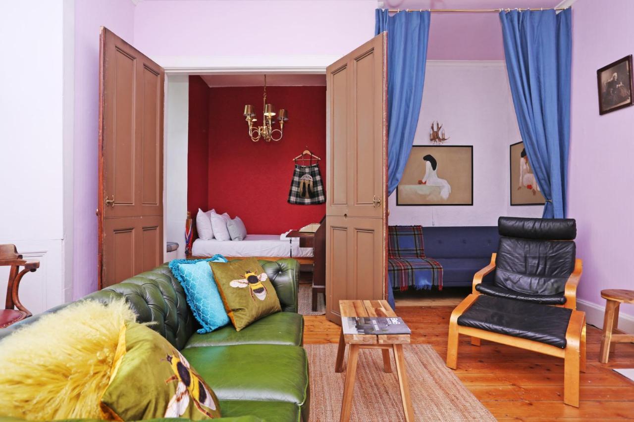 Joivy Iconic Colorful Home On The Royal Mile Единбург Екстериор снимка